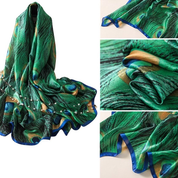 Silky Peacock scarf 🦚 - Picture 2 of 4
